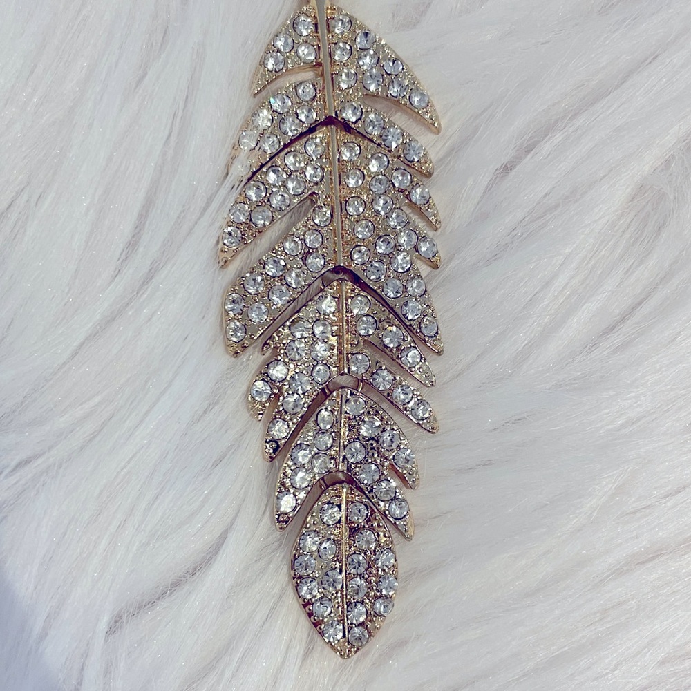 Statement Rhinestone Leaf Pendant - Picture 6 of 6